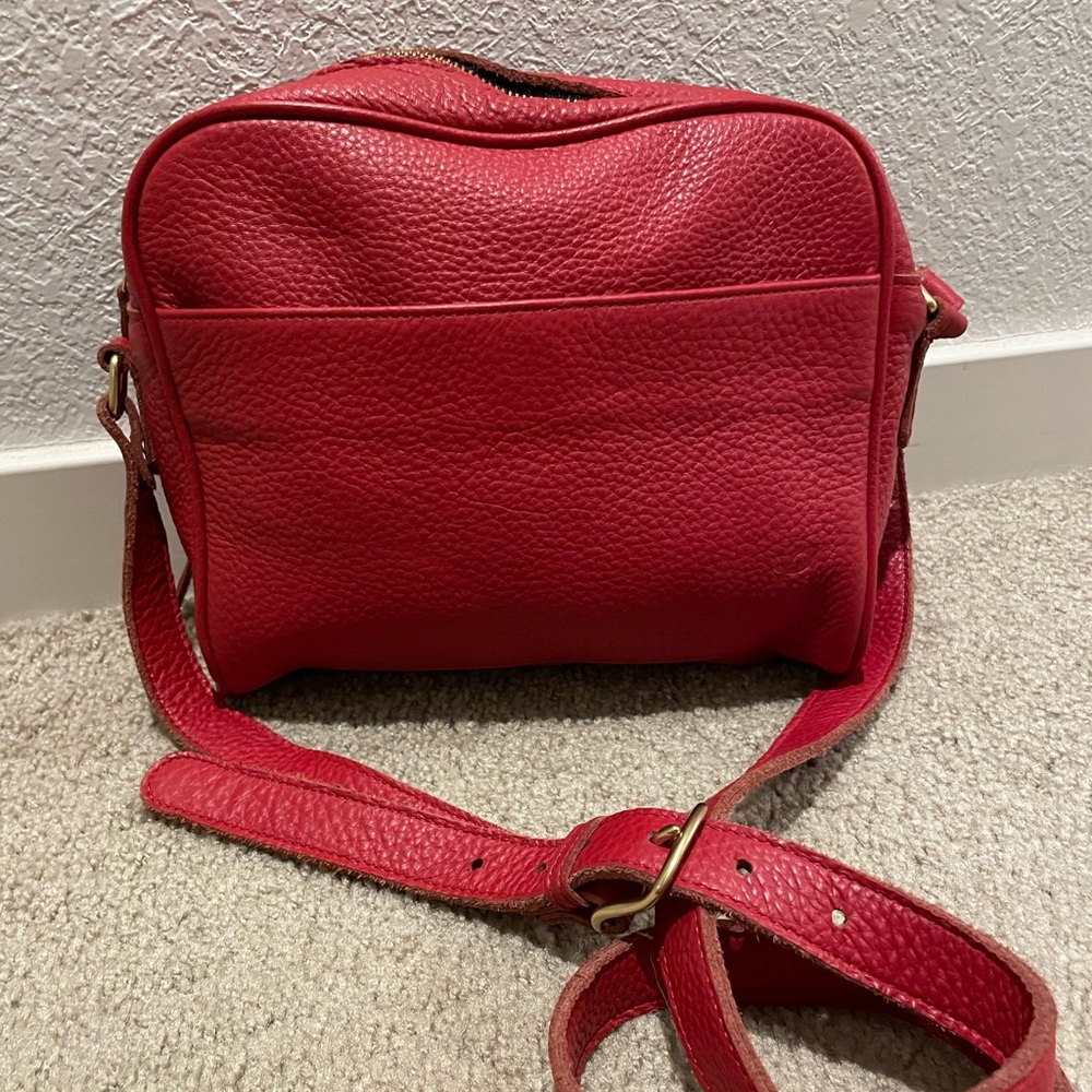 LUND LEATHER RED CROSSBODY BAG